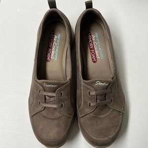 SKECHERS Woman’s Shoes - Air-Cooled Memory Foam - Size: 9US/6UK/39EUR